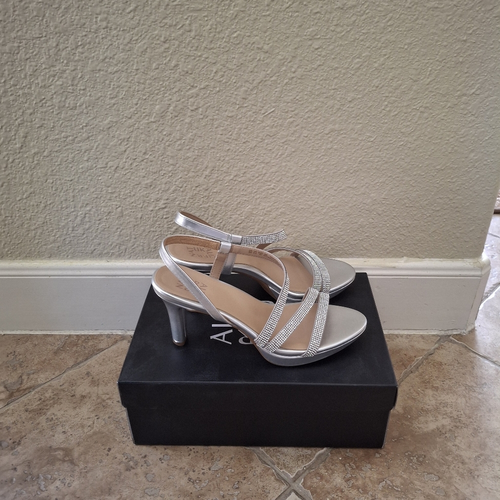 NIB NATURALIZER BRENTA 2 PLATFORM SANDAL - Picture 5 of 5